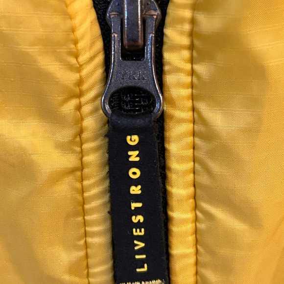 Nike Live Strong Lance Armstrong Dri-Fit Vibrant Yellow and Black Windbreaker - Picture 4 of 9